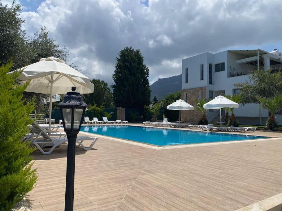 Girne/Zeytinlik 2+1 Muhtesem Terasli Daire Ngoại thất bức ảnh